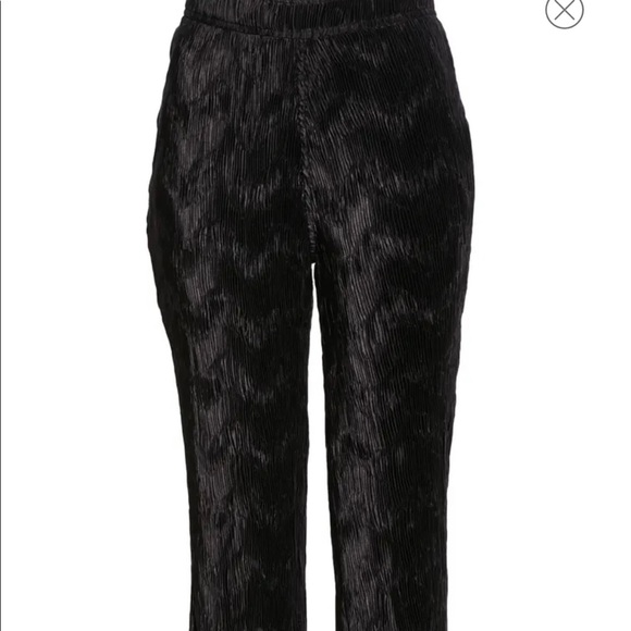 Ganni Pleated Flare Leg Satin Crop Pants - Picture 4 of 6